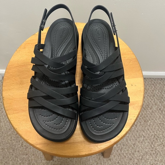 Crocs Brooklyn Strappy Low Wedge sandal women’s size 8 - Picture 6 of 8